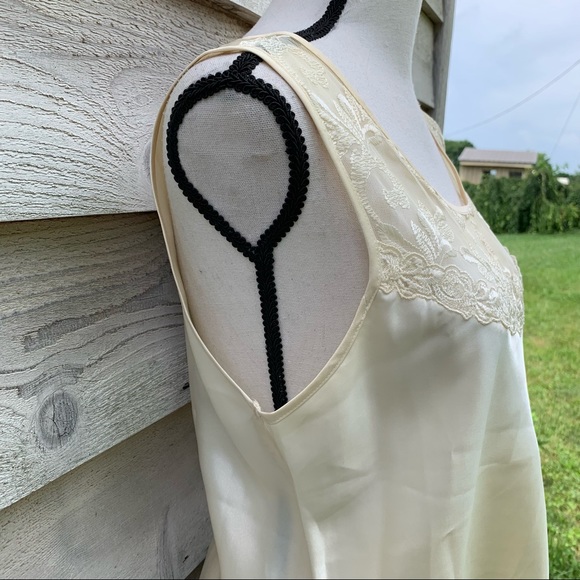 Vintage 90s Ivory White Mesh Floral Lace Crochet Scoop Neck Sleeveless Tank Top - Picture 11 of 16